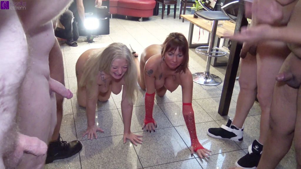 sexy foto nr. 9 von Diana Love & RosellaExtrem, hart gefickt auf AO-GangBang! 14