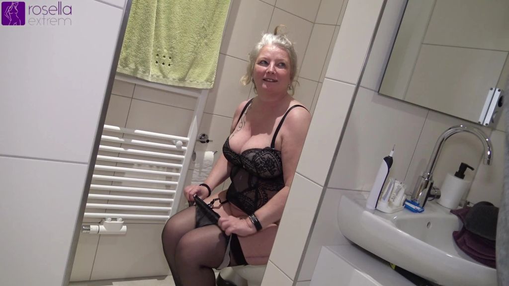 sexy foto nr. 2 von Kameramann musste pissen, nach dem Dreier mit Tina und Conny