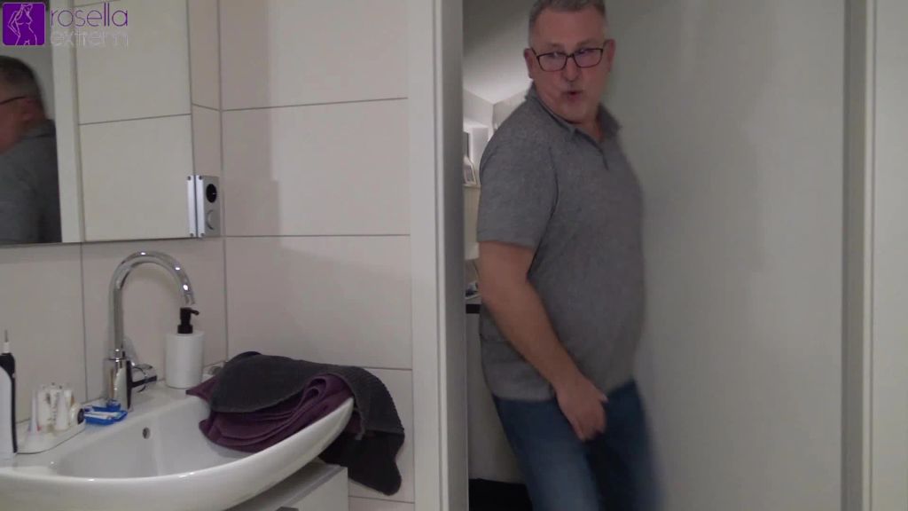 Kameramann musste pissen, nach dem Dreier mit Tina und Conny