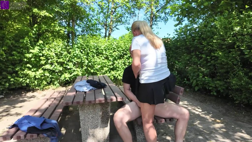 sexy foto nr. 2 von Public AO-Fremdfick auf einem Rastplatz! Teil 2