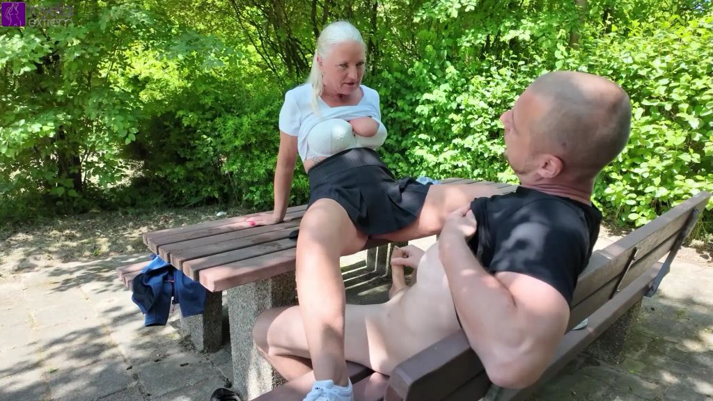 sexy foto nr. 9 von Public AO-Fremdfick auf einem Rastplatz! Teil 2