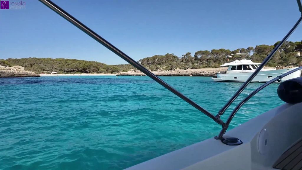 sexy foto nr. 3 von 3 dauerfeuchte Muschis am Hotelpool! Teil 1