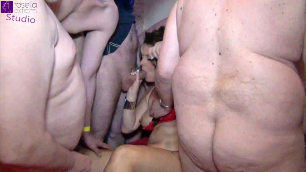 sexy foto nr. 7 von Extrem AO-GangBang mit Gaby & Rosella, in einem Ruhrpott-Pub
