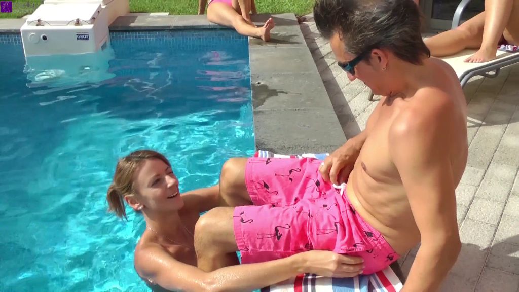 sexy foto nr. 3 von Hotelgast fickte uns am Hotel-Pool, hart durch! Teil 1