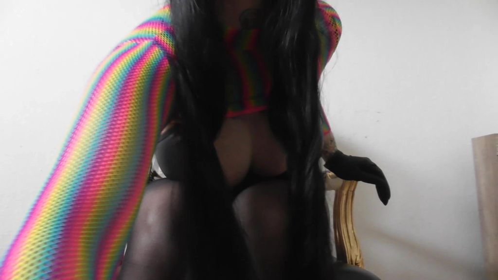 sexy foto nr. 2 von Der nächste Schritt in deine Entmännlichung - Teil 2