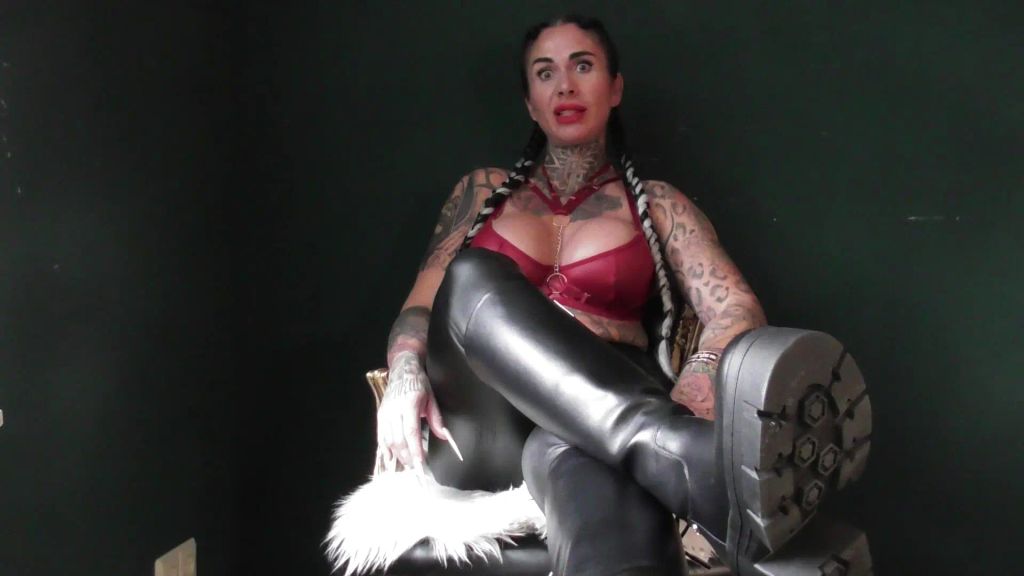 sexy foto nr. 1 von DIE ERLÖSUNG - NACH DEM LOCKTOBER