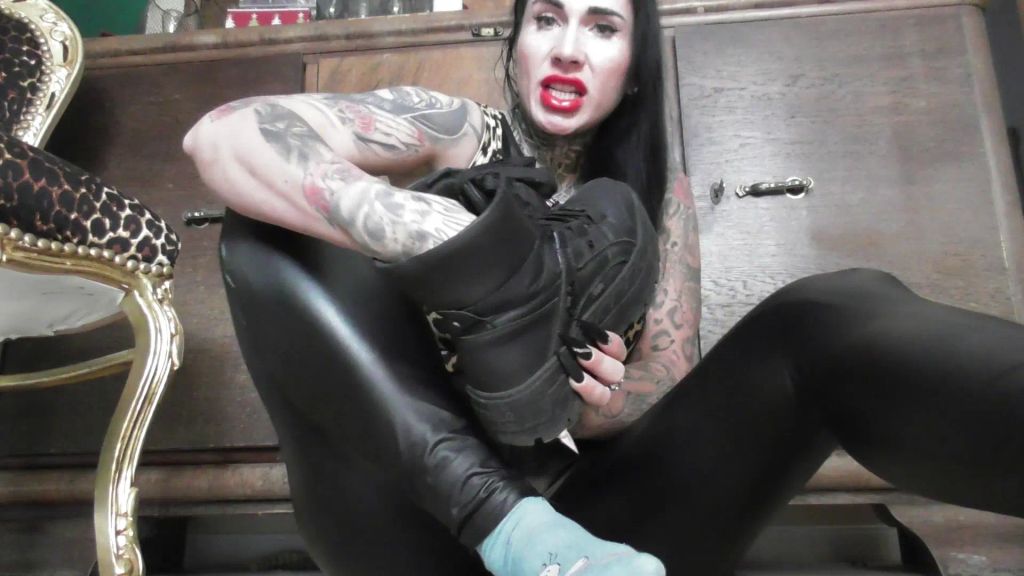 sexy foto nr. 3 von ALLES, WAS DU FICKST, IST OHNE DNA