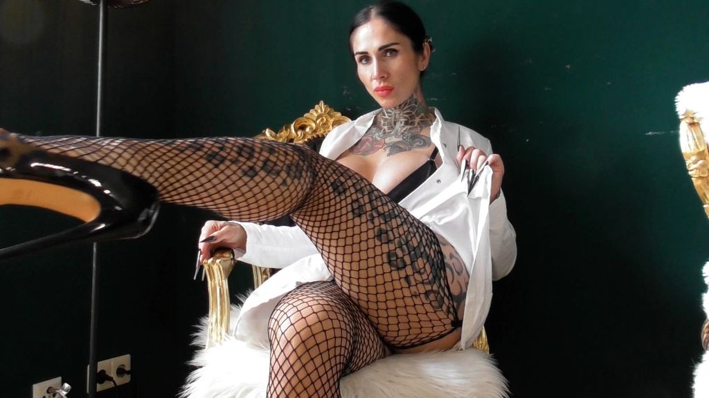 Vorschaubild 9 zum Video „SCHNÜFFELN AUF PRIVATREZEPT (PP, JOI) 👩🏻‍⚕️😈💦“