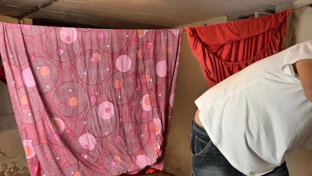 sexy foto nr. 1 von Notgeile Lehrerin entjungfert 20J. Schüler