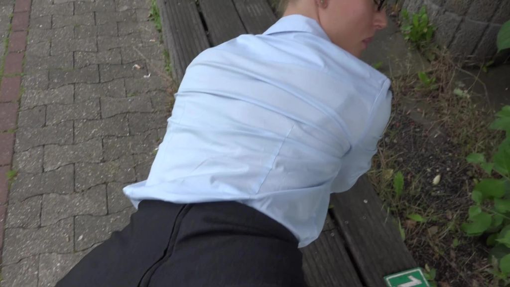 sexy foto nr. 9 von Notgeile Lehrerin vom Familienvater AO gefickt!