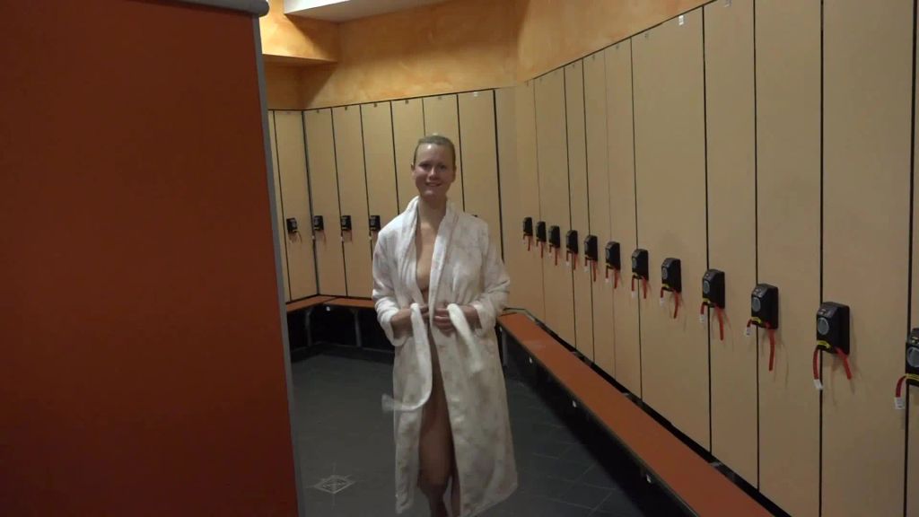 Krass! Public Creampie Fick in der Sauna!