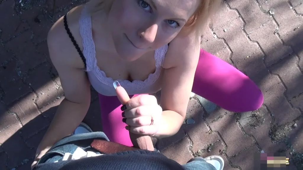 sexy foto nr. 4 von Kleine Hobbyhure gefickt!