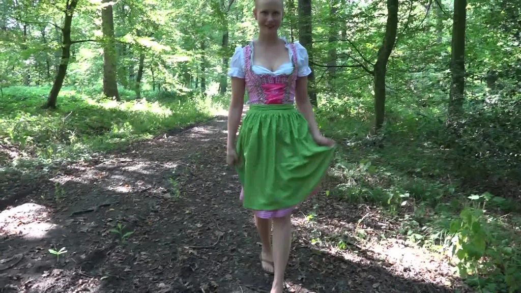 sexy foto nr. 1 von Junges Dirndl während des Oktoberfests gefickt!