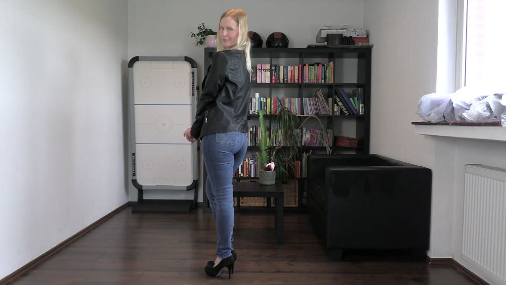 sexy foto nr. 1 von Rollenspiel: Du lädst mich zum Shooting ein