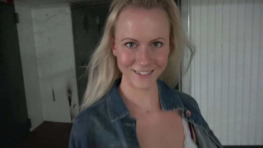 sexy foto nr. 3 von Dreister Sexüberfall in der Tiefgarage