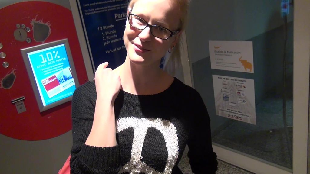 sexy foto nr. 2 von PUBLIC Fick vs. Parkschein im Einkaufcenter