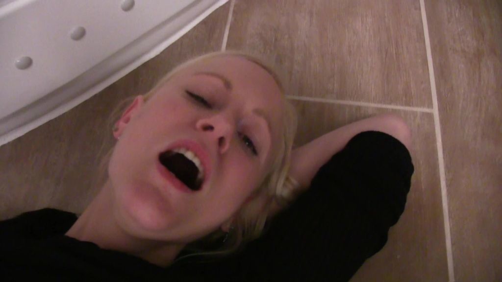 sexy foto nr. 8 von Meine  Freundin Lara leckt mich zum Orgasmus