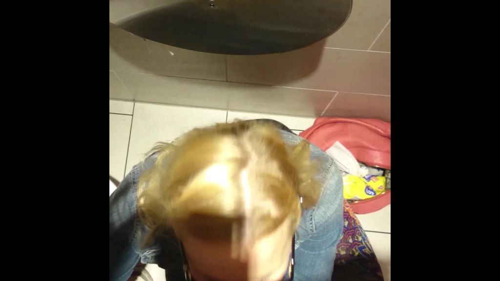 sexy foto nr. 3 von Public! Riskanter Creampie Quicki