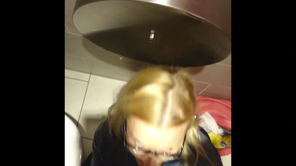 sexy foto nr. 6 von Public! Riskanter Creampie Quicki