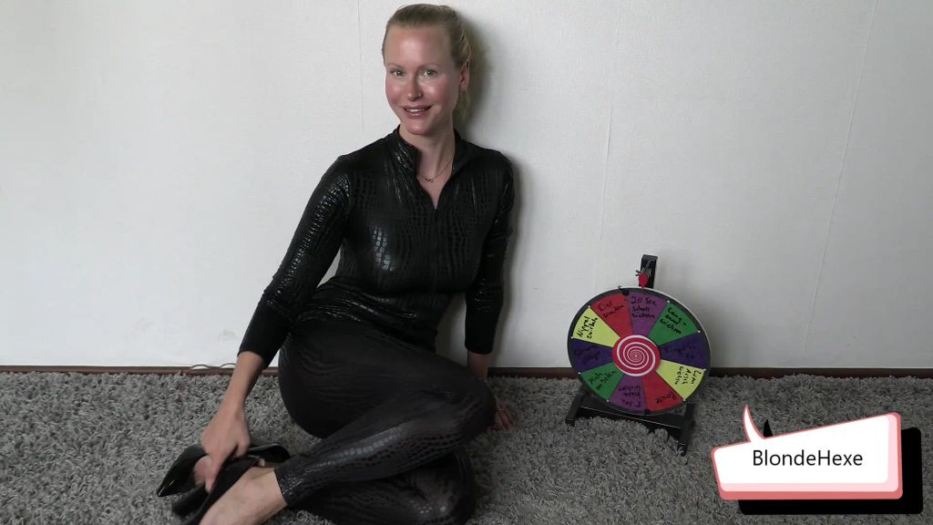 sexy foto nr. 2 von Play the wheel, slave!
