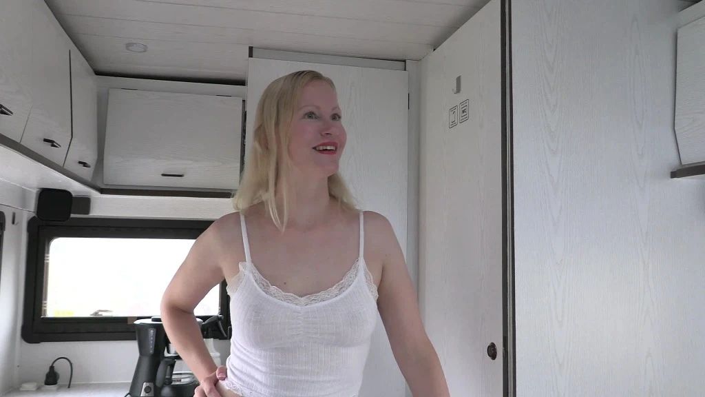 sexy foto nr. 10 von POV Fick mit dem Nachbarn im Wohnmobil
