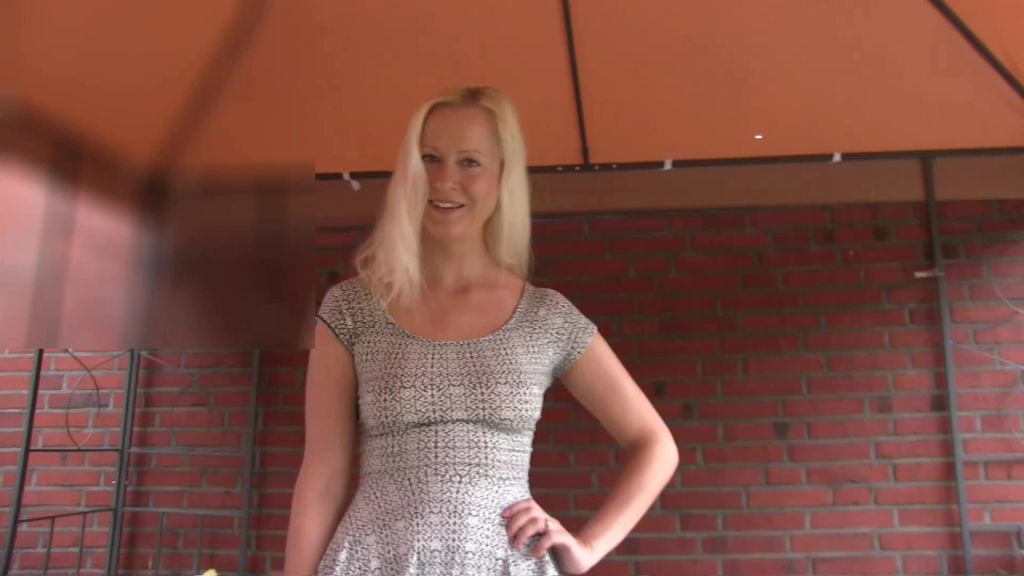 sexy foto nr. 2 von Unfassbar! Mieser Stiefvater fickt mich während Mama einkauf