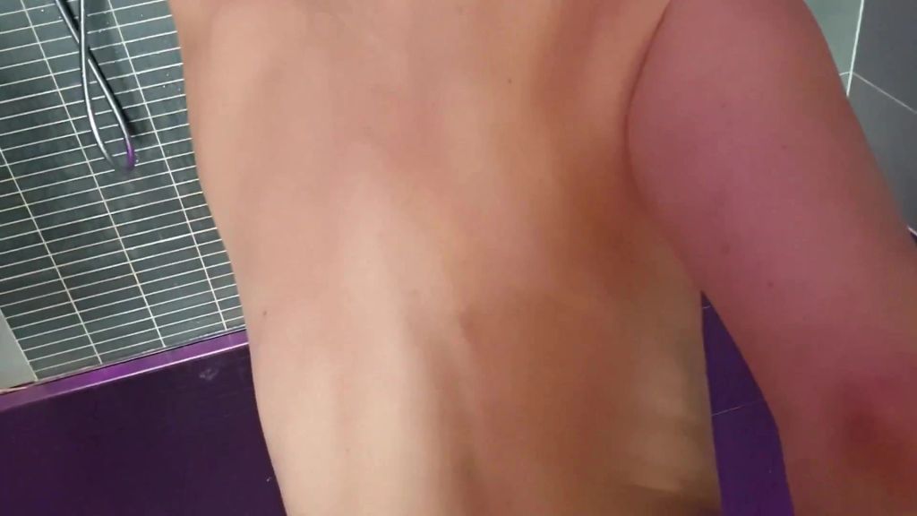 sexy foto nr. 4 von POV Public Quicki in der Sauna