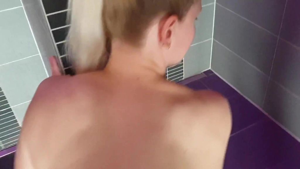 sexy foto nr. 5 von POV Public Quicki in der Sauna