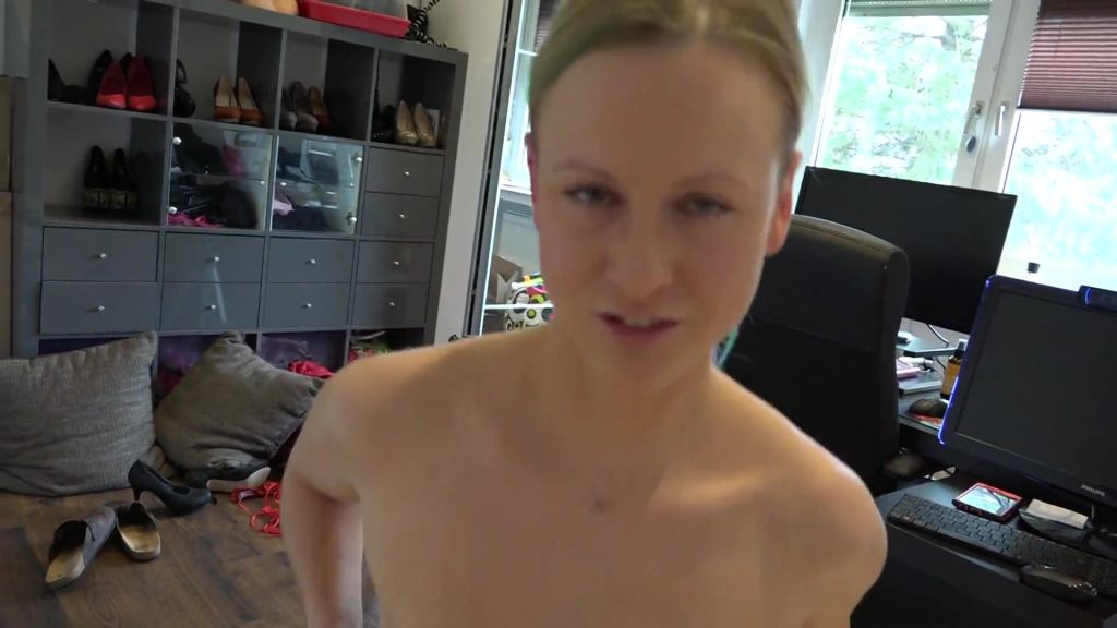 sexy foto nr. 8 von Pleite! Pc-Nerd mit Fick bezahlt!