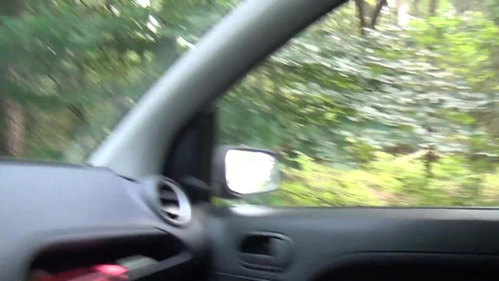 sexy foto nr. 3 von Ultra Public! An der Bushaltestelle gefickt!