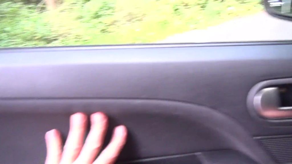 sexy foto nr. 4 von Ultra Public! An der Bushaltestelle gefickt!