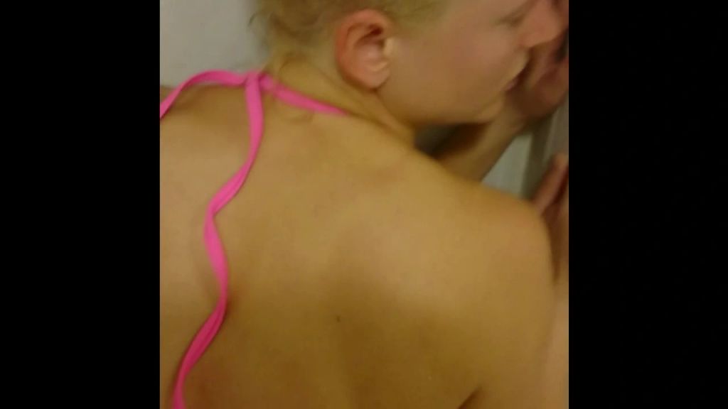 sexy foto nr. 7 von Public Fick im Schwimmbad