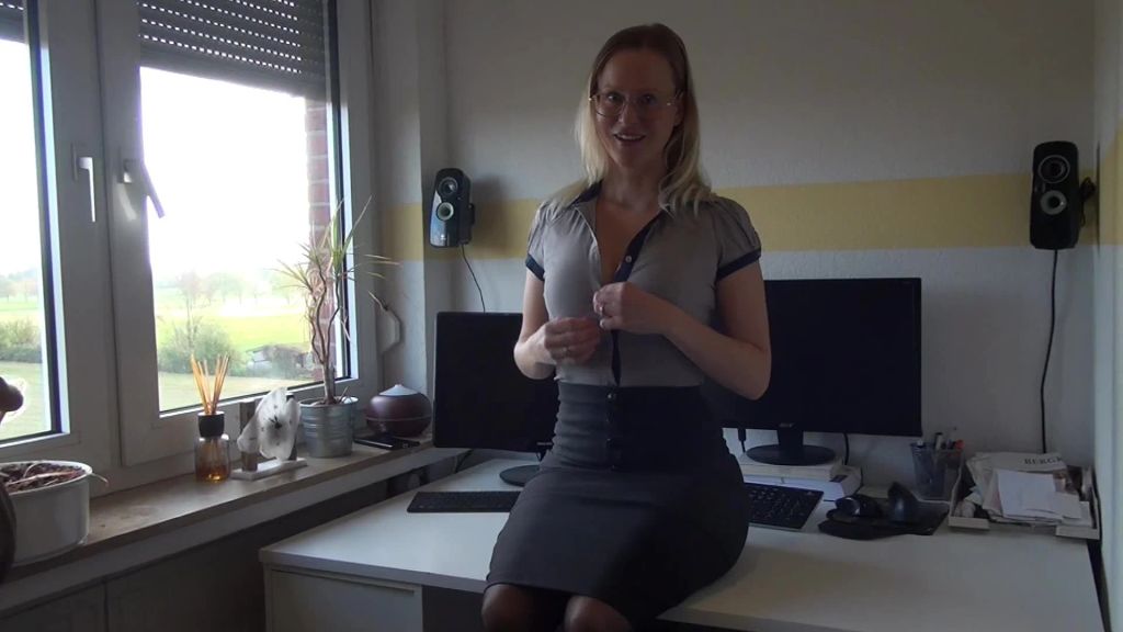 sexy foto nr. 4 von Von der Chefin verführt