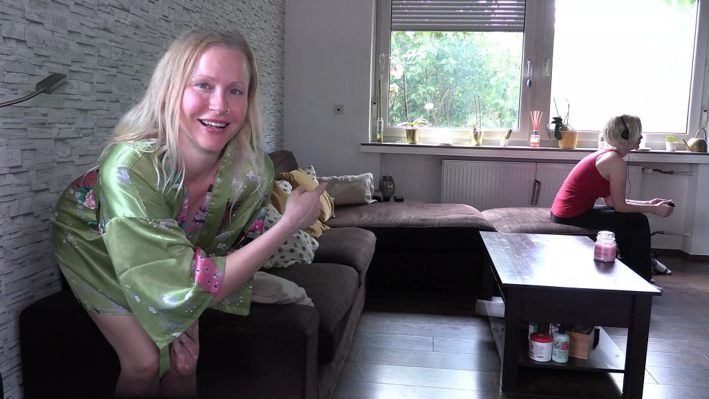 sexy foto nr. 2 von Neben ihr zum Orgasmus gewichst