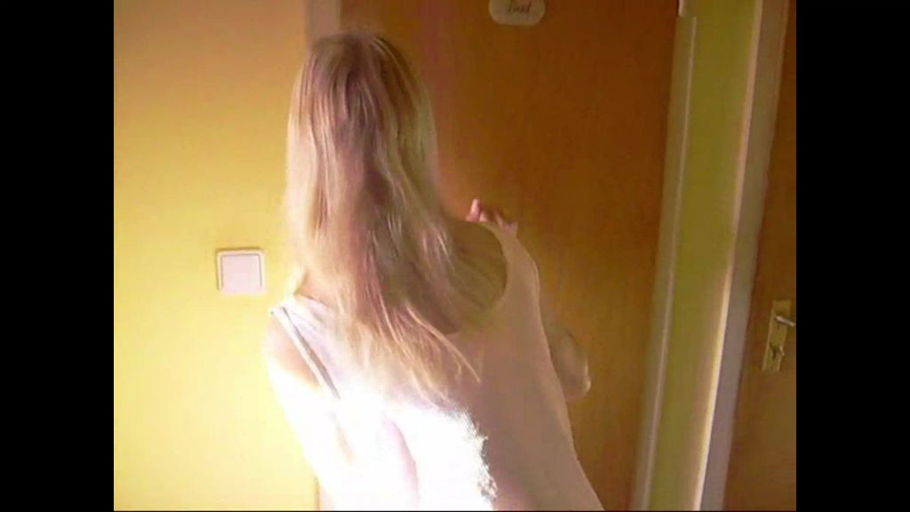 sexy foto nr. 3 von 6 x Piss