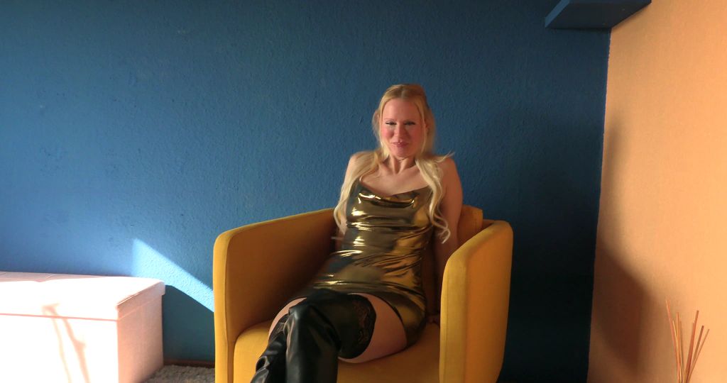 Vorschaubild zum Video „Ehefrau überrascht Dich nach der Arbeit“ von Blonde Hexe