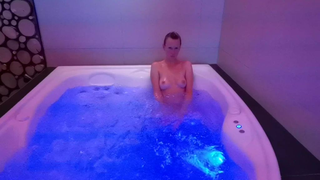 sexy foto nr. 3 von Solo im Whirlpool