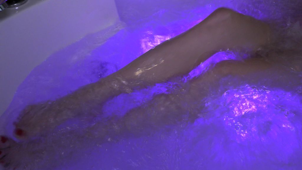 sexy foto nr. 2 von Süße Füße im Whirlpool