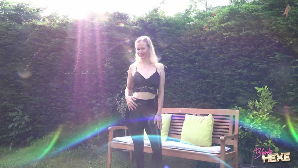 sexy foto nr. 1 von Mit Plug im Arsch gefickt