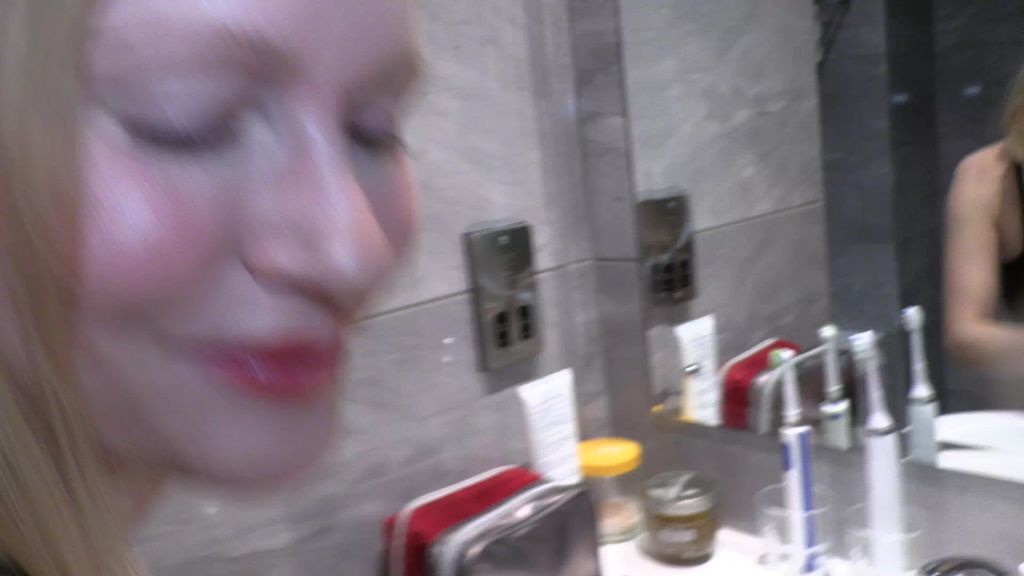 sexy foto nr. 8 von Fremdfick im Badezimmer