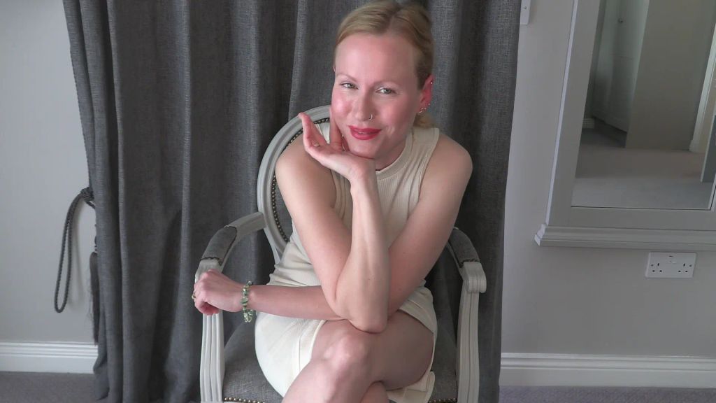 sexy foto nr. 2 von Die verführerische Sekretärinnen Challenge