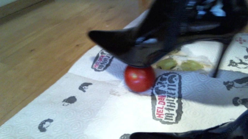 sexy foto nr. 5 von Crushing - der Obstfetisch
