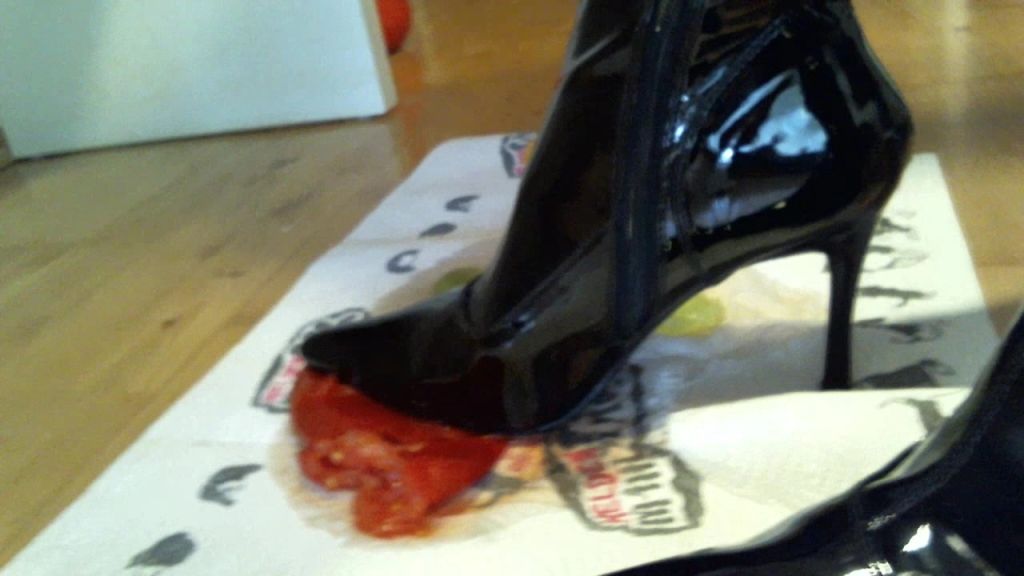 sexy foto nr. 7 von Crushing - der Obstfetisch