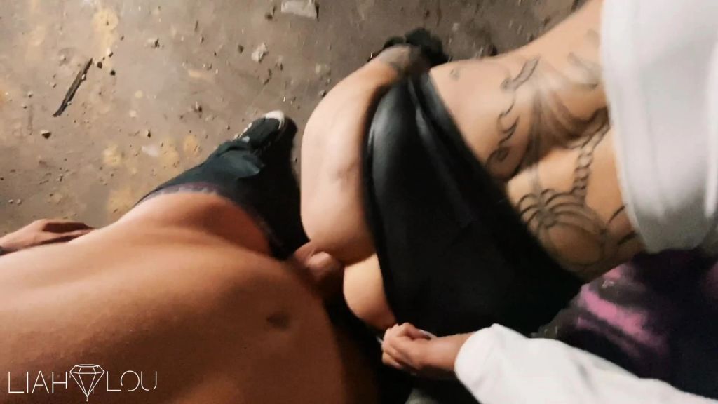 sexy foto nr. 7 von PUBLIC CUMSLUT: Risikofick für seinen Saft!