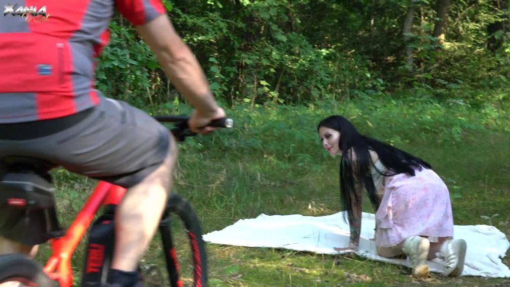 Eine Spritztour ins grüne! Userschwanz outdoor entsaftet!