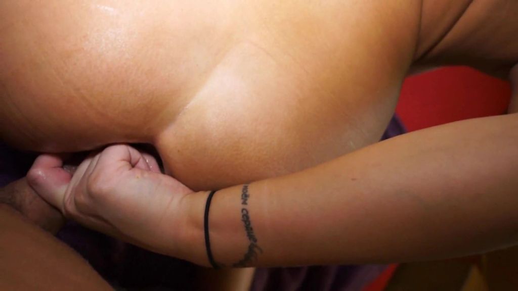 sexy foto nr. 4 von Wieso tut er das? Knallhart den Arsch aufgerissen!