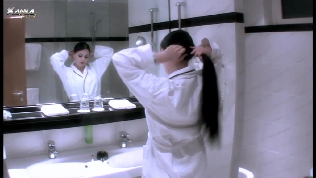sexy foto nr. 3 von STRIPTEASE - zu gast im hotel - teil 1