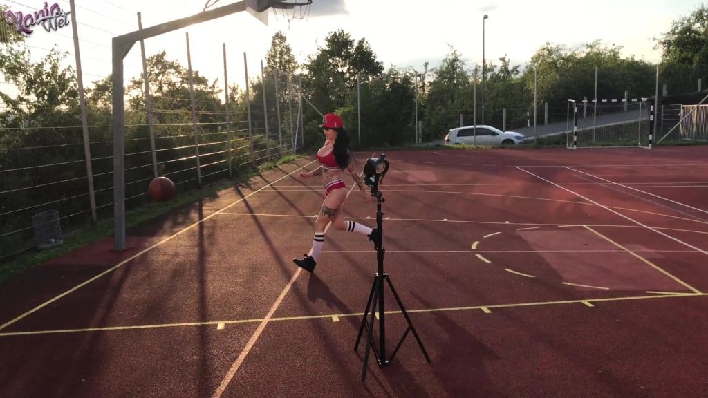 sexy foto nr. 2 von Skandal! Auf öffentlichen Basketballplatz!