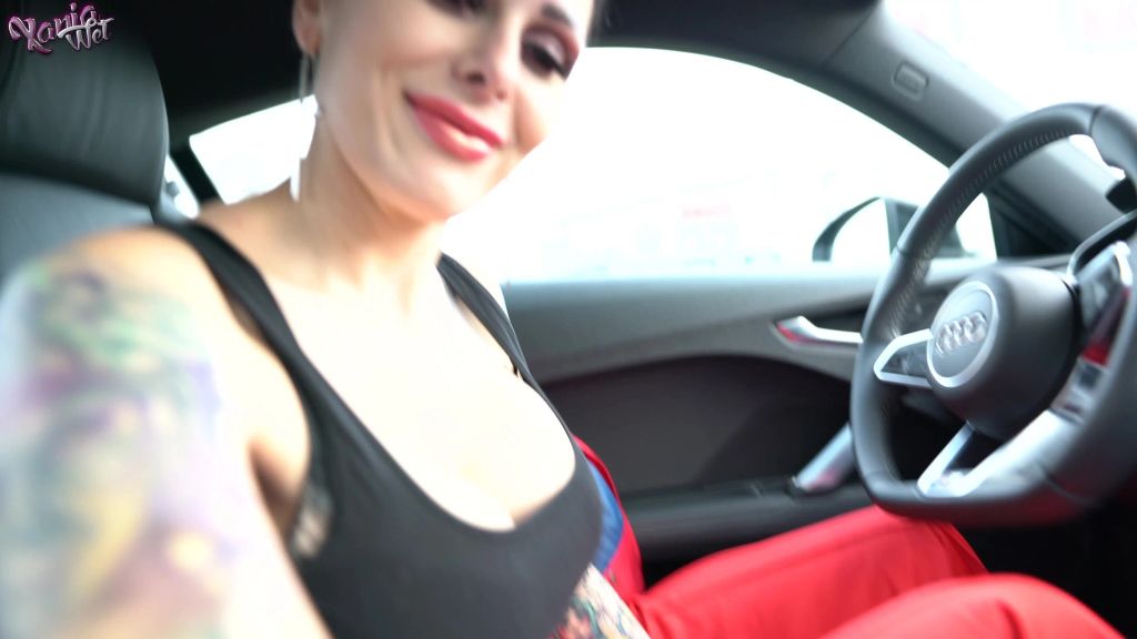 sexy foto nr. 3 von Ups Selfmade mitten auf dem Parkplatz! Bayreuther Möbelhaus