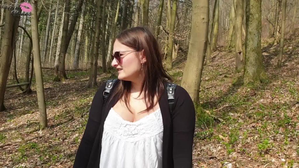 sexy foto nr. 3 von Im Wald verirrt… Was nun? Lass uns ficken...